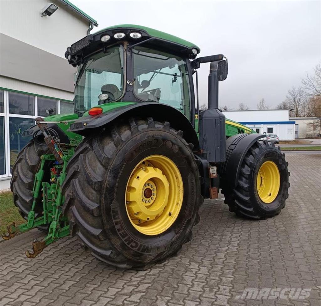 John Deere 8360 R Tractors
