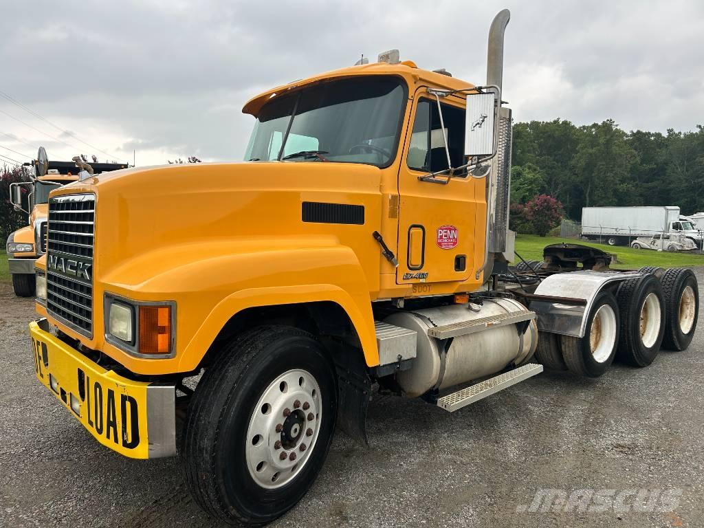 Mack CH 613 Prime Movers