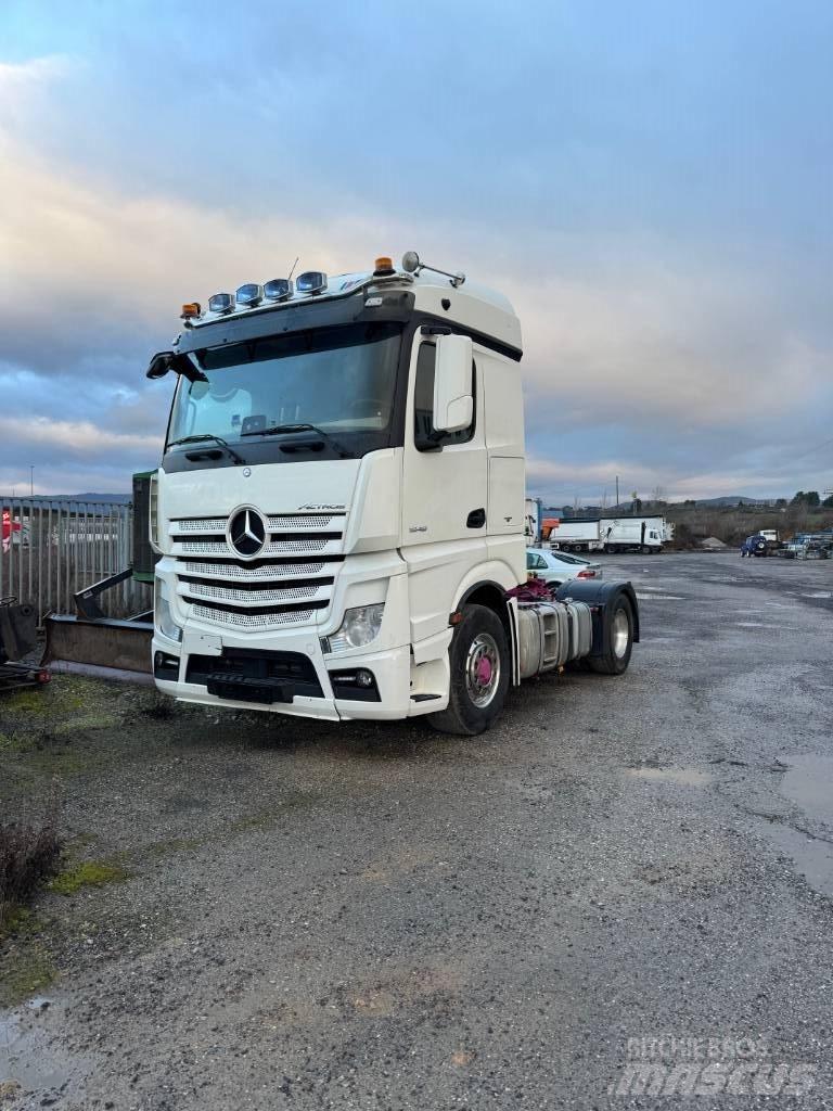 Mercedes-Benz 1848 Prime Movers