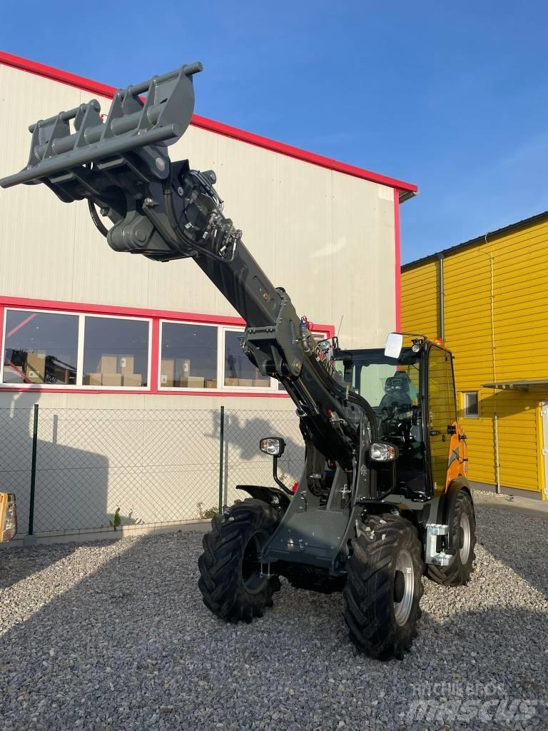 GiANT G 5000 TELE Multi-purpose loaders