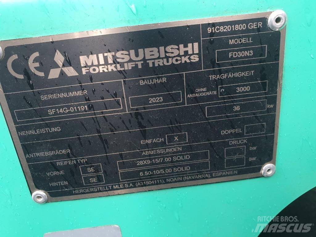 Mitsubishi FD 30 N Diesel trucks