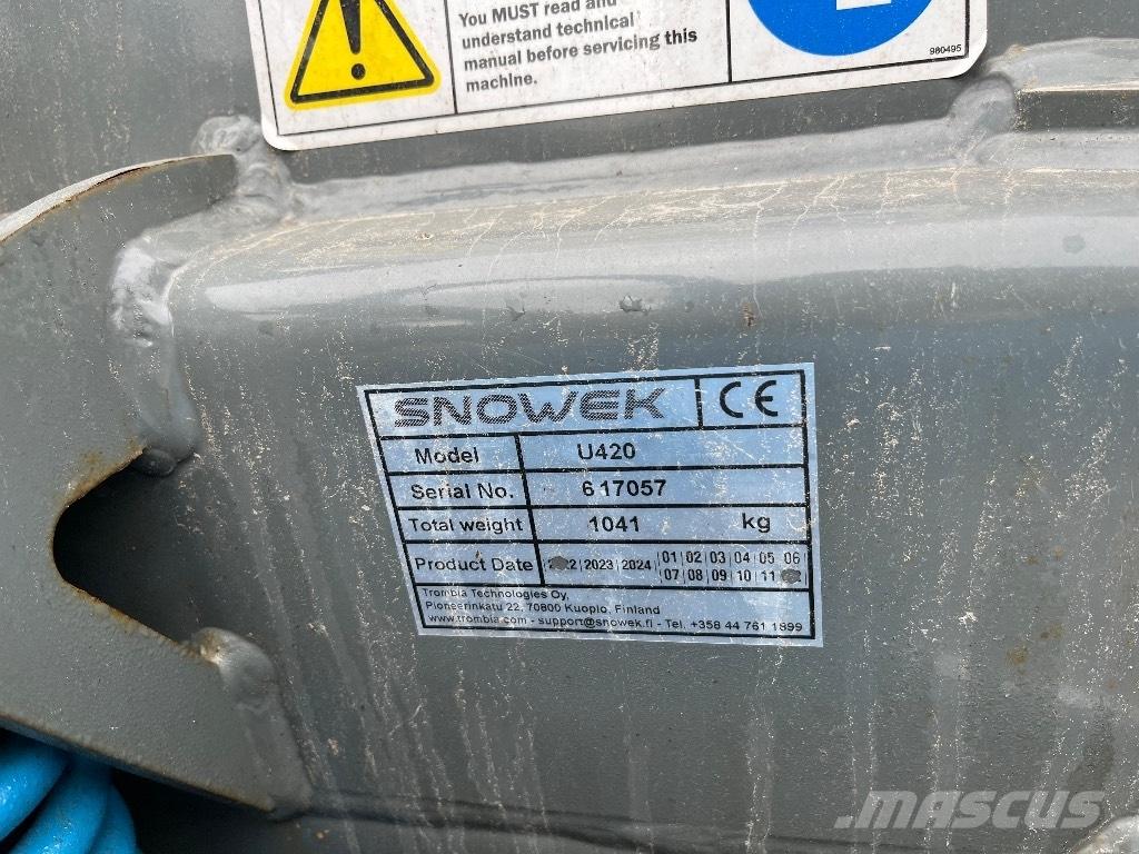 Snowek U420 Snow blades and plows