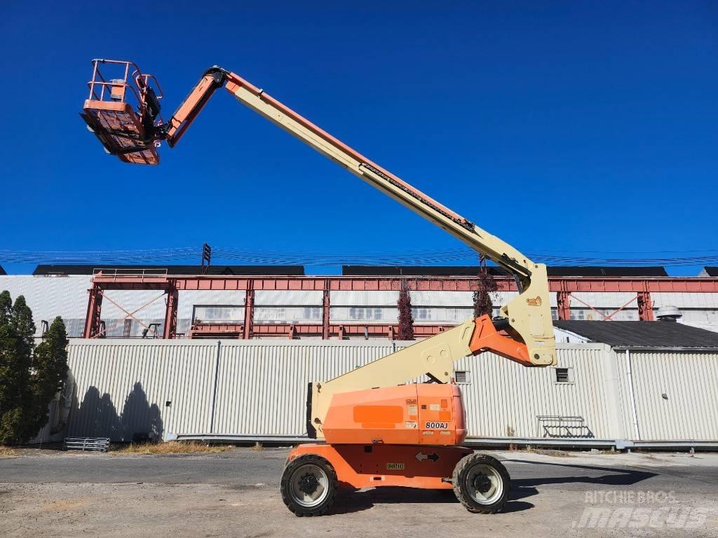 JLG 800 AJ Articulated boom lifts