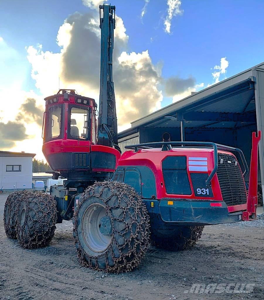 Komatsu 931 Harvesters