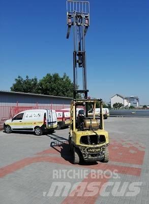Hyster H 35 FT LPG trucks