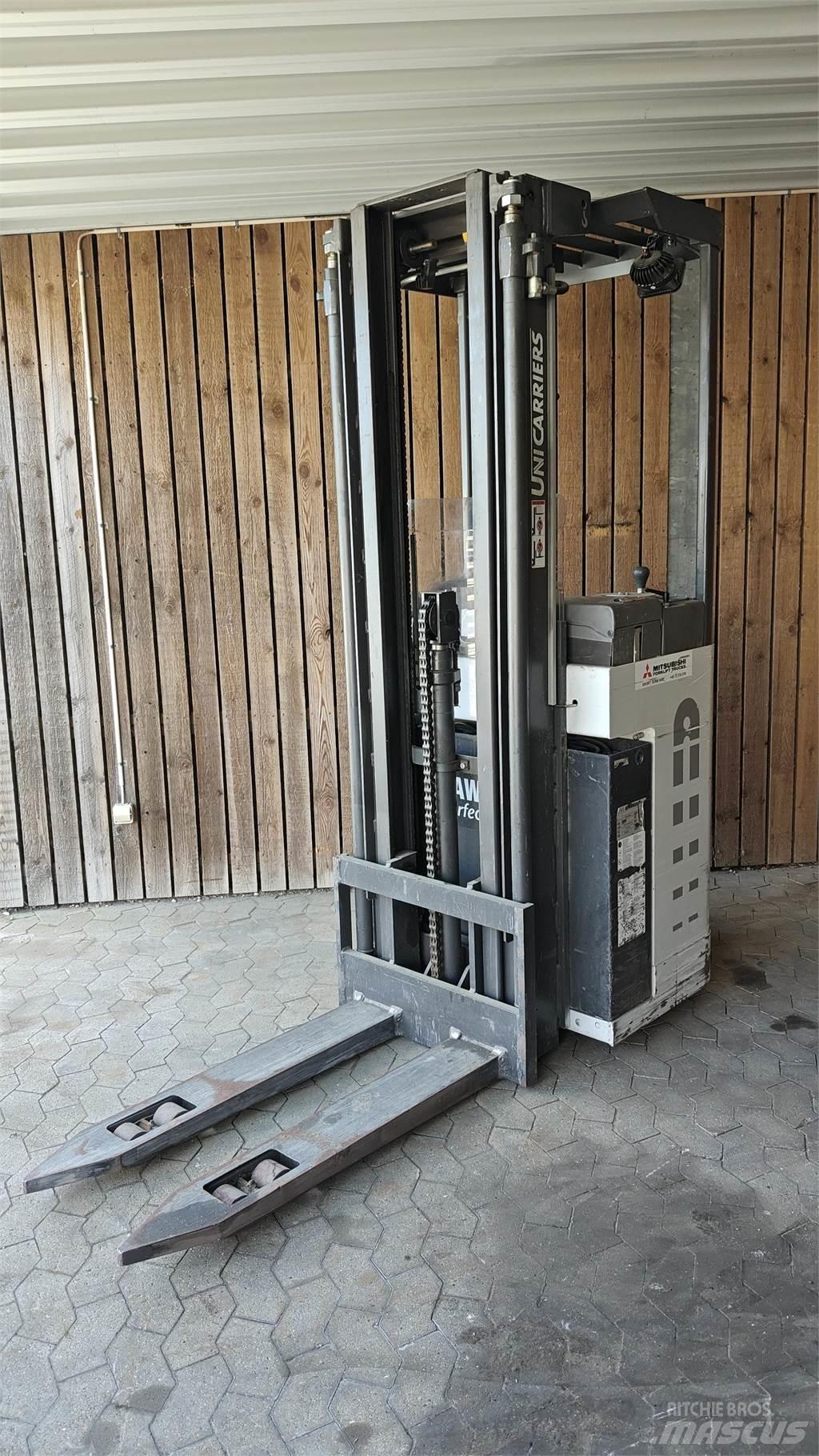 Atlet AJN160 Low lift with platform