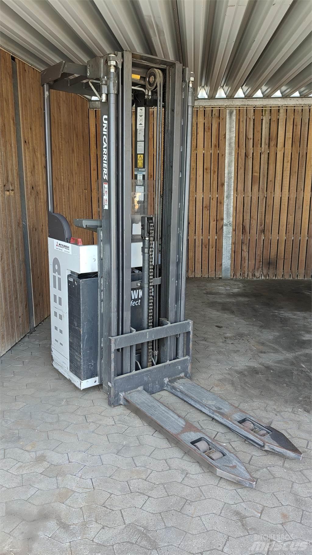 Atlet AJN160 Low lift with platform