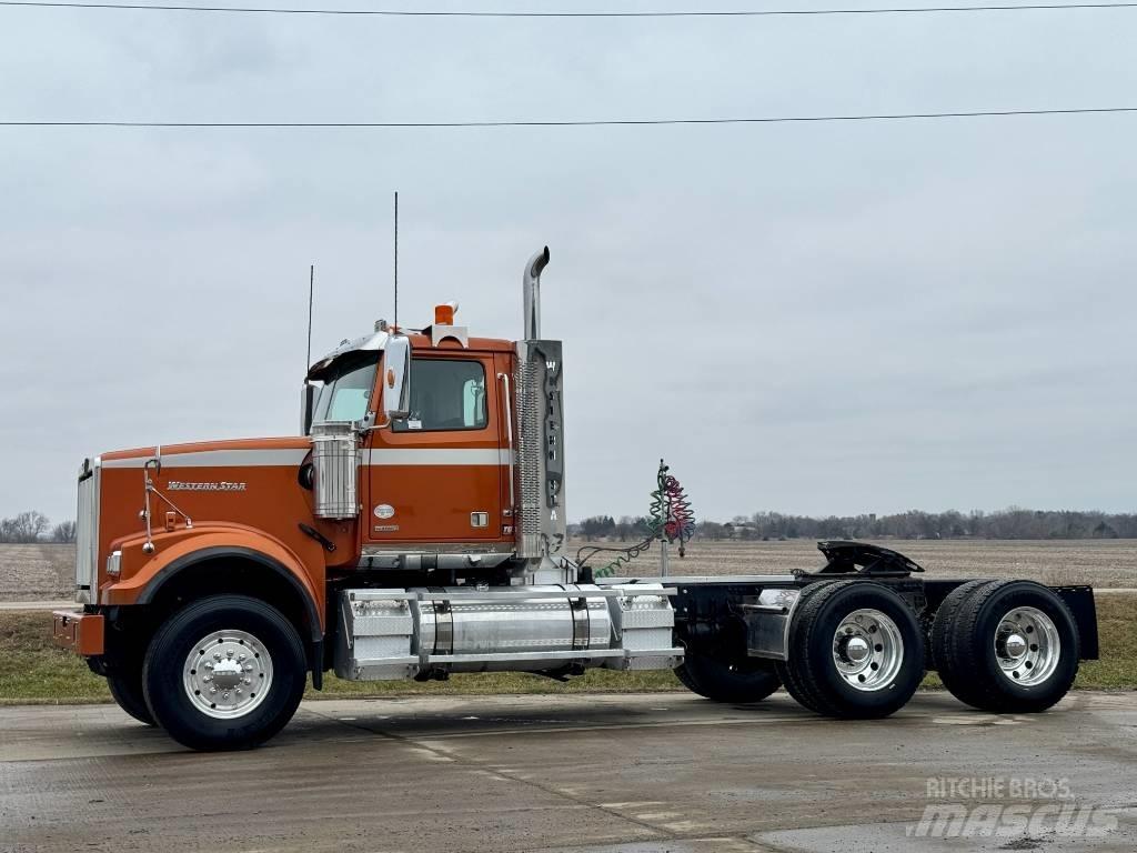Western Star 4900 Prime Movers