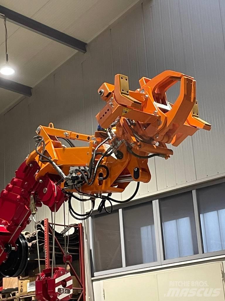 Unic B-350.2V Track mounted cranes