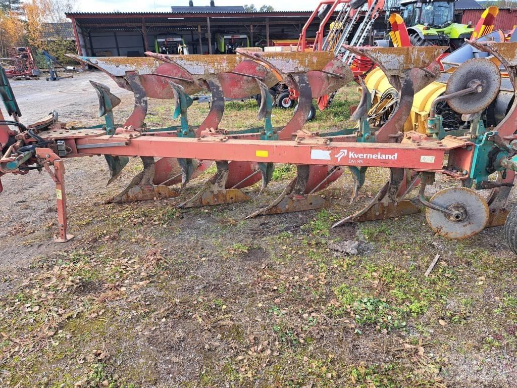 Kverneland em 85-200 Reversible ploughs