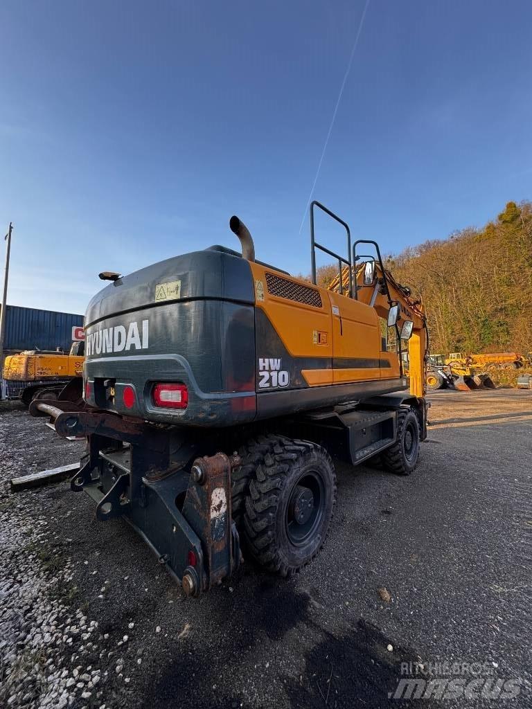 Hyundai HW 210 Wheeled excavators
