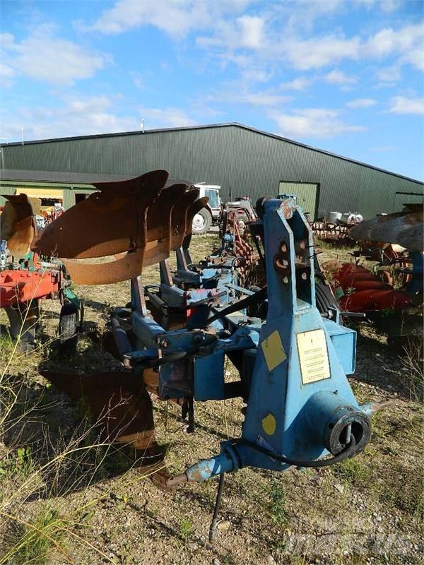 Överum 4 Reversible ploughs