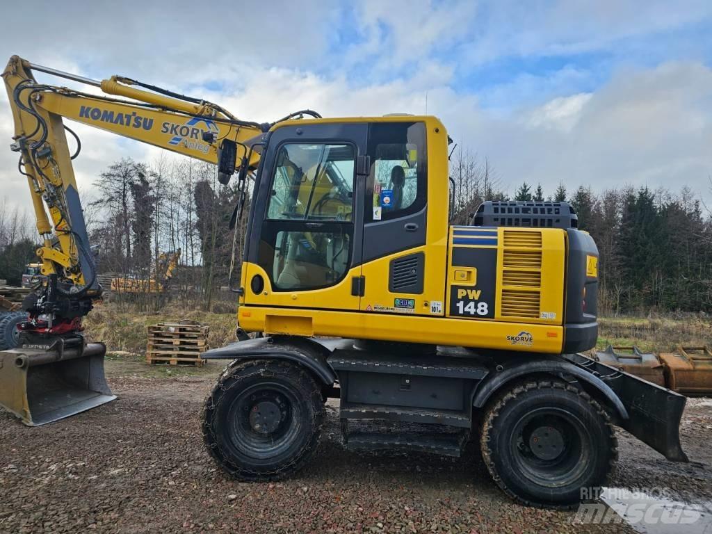 Komatsu PW148-8 Wheeled excavators