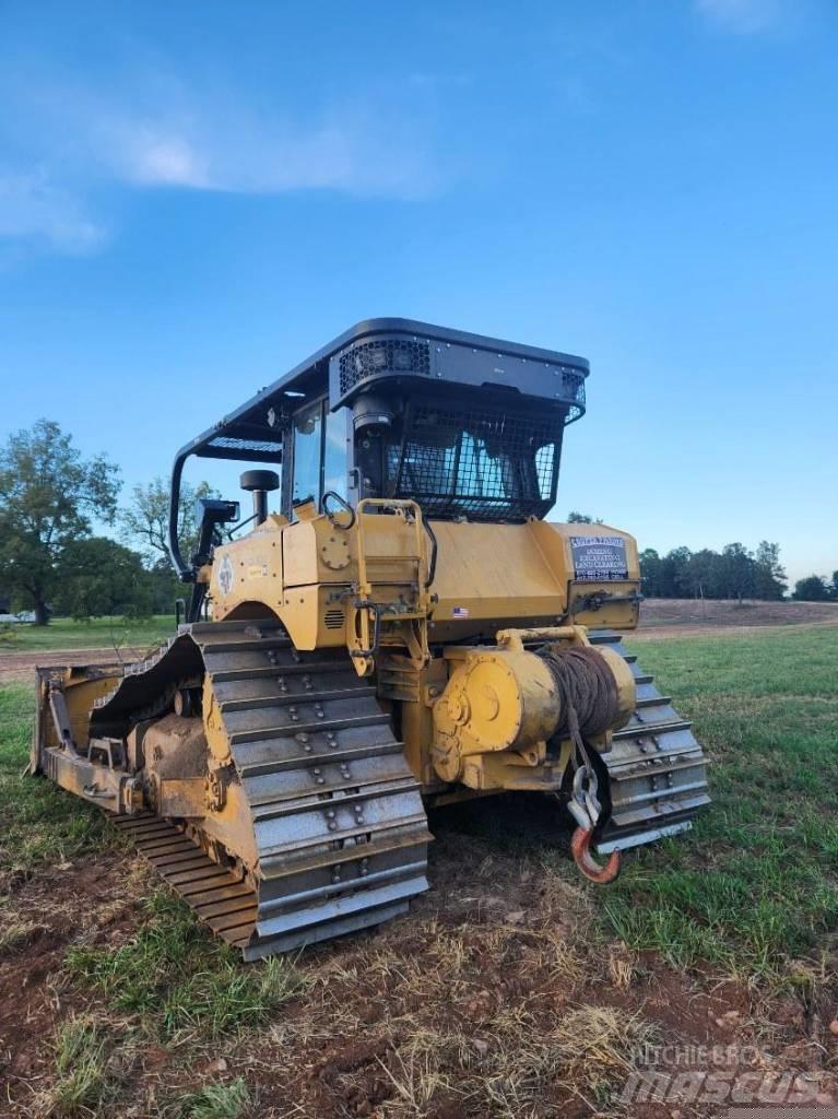 CAT D 6 Crawler dozers