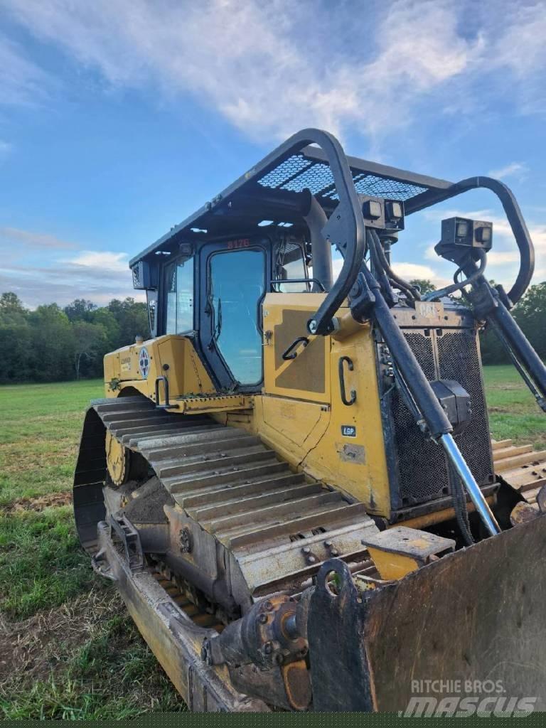CAT D 6 Crawler dozers