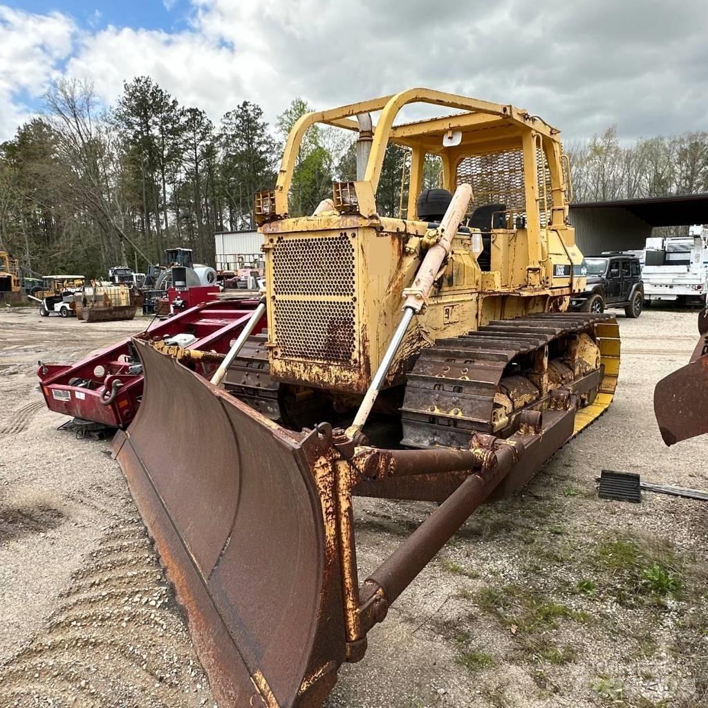 Komatsu D 68 E-1 Crawler dozers