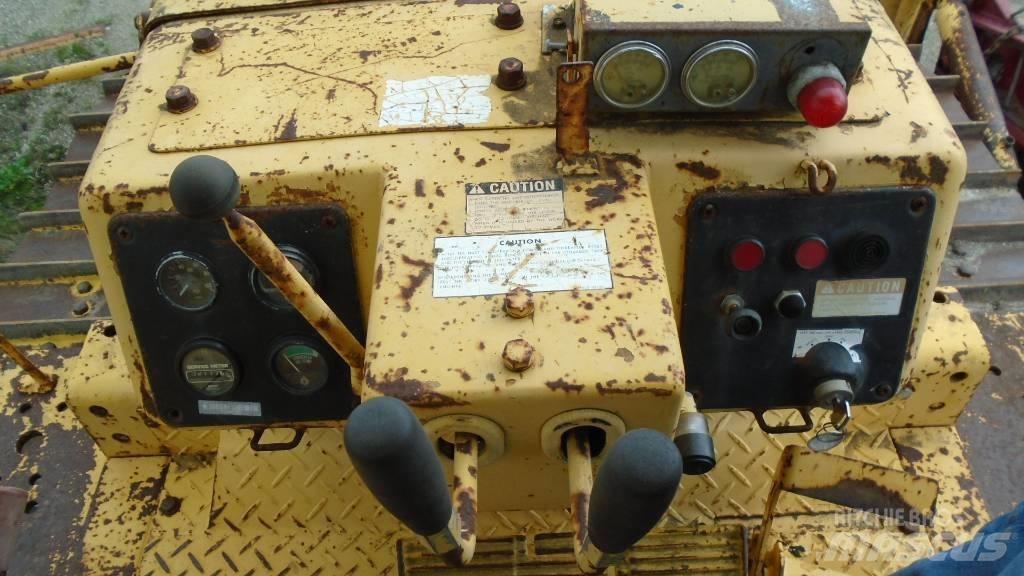 Komatsu D 68 E-1 Crawler dozers