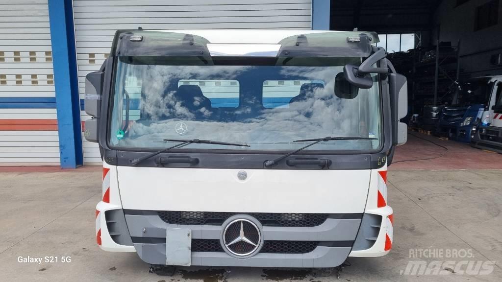 Mercedes-Benz CABIN Cabins and interior