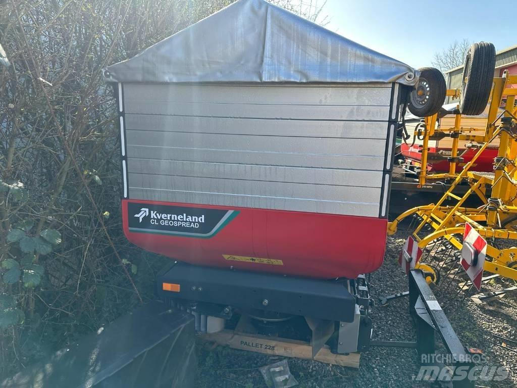 Kverneland CL 1300 Mineral spreaders