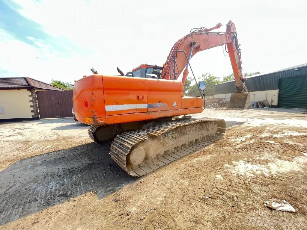 Doosan DX225 Wheeled excavators