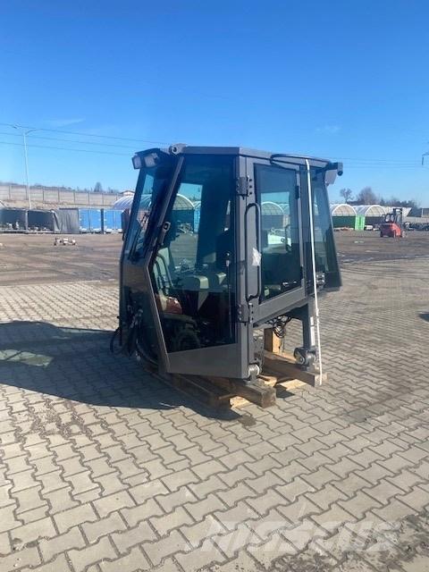 CASE D 1650 NEW CAB Cabins and interior