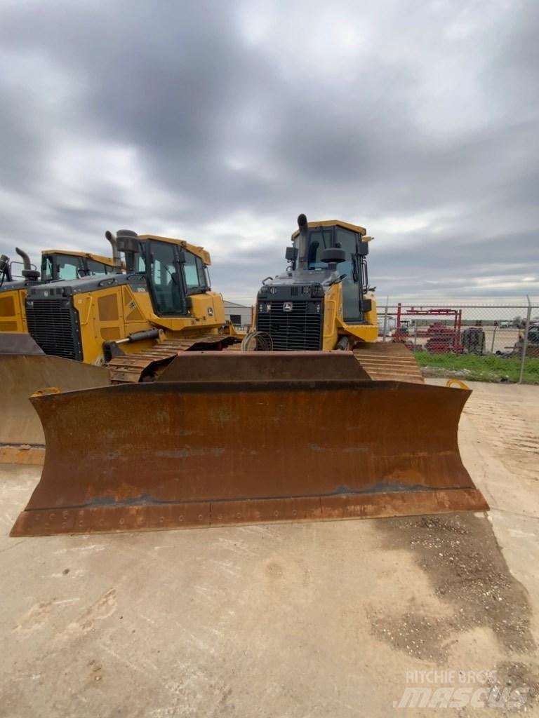 DEERE 750K Crawler dozers