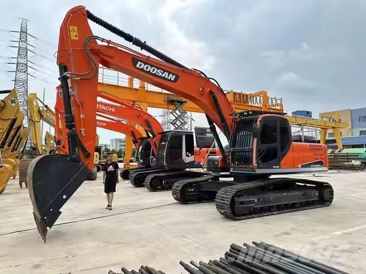 Doosan DX 300 LC Crawler excavators