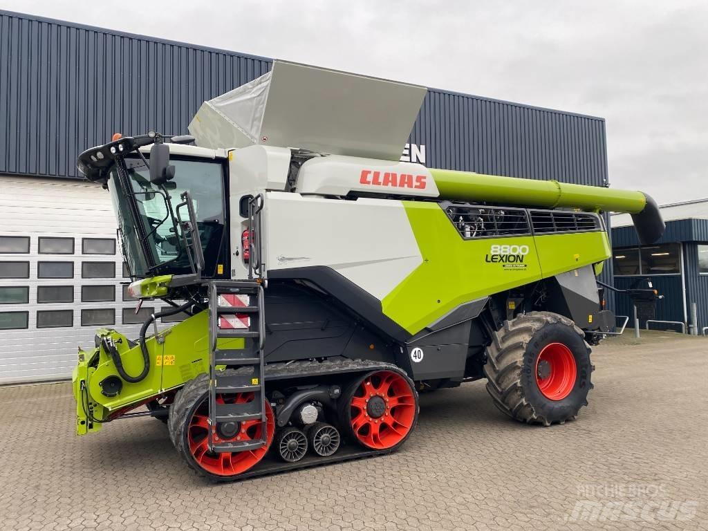 CLAAS Lexion 8800 TT Combine harvesters