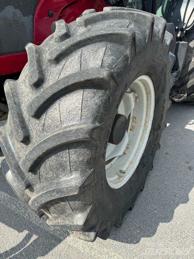 Valtra N141 Advance Tractors