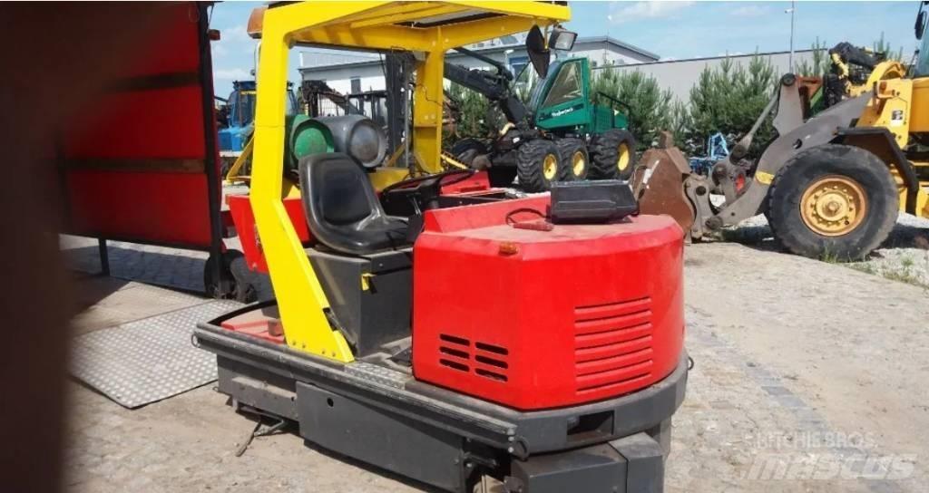 Tennant 528 Sweepers