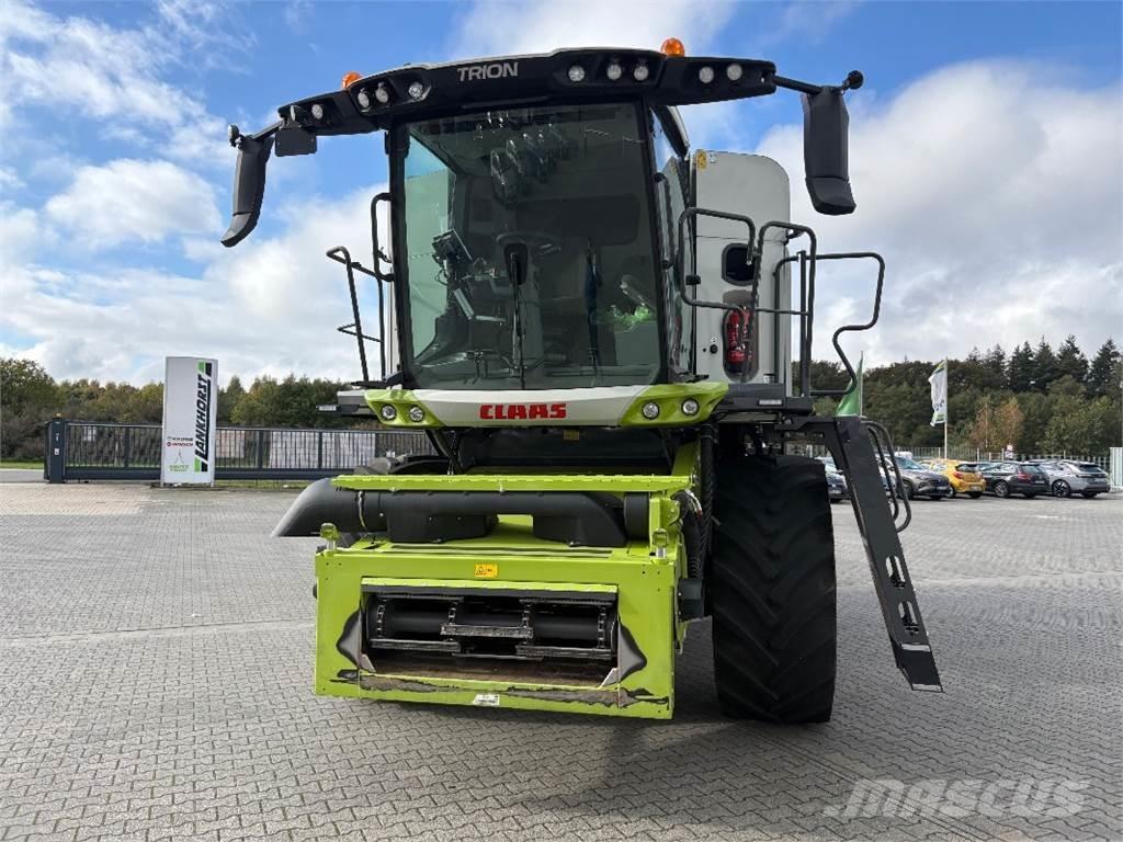 CLAAS TRION 520 Combine harvesters