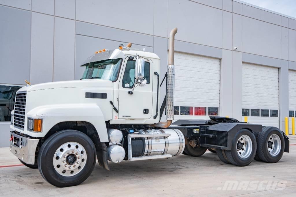 Mack Pinnacle 64T Prime Movers