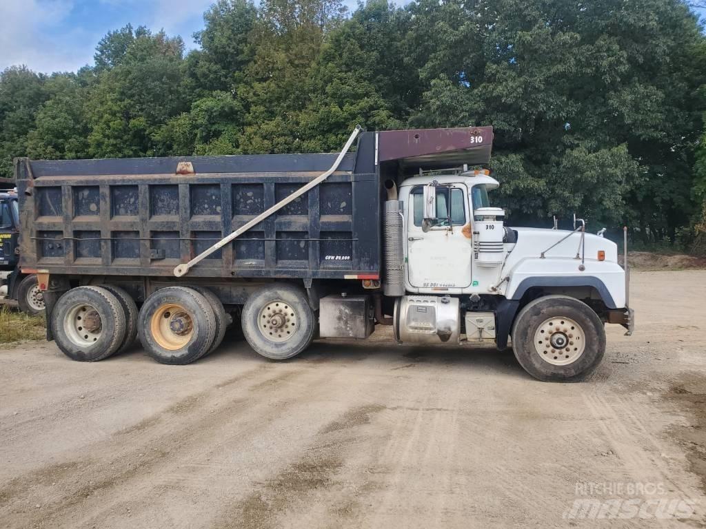 Mack RD 688 S Tipper trucks