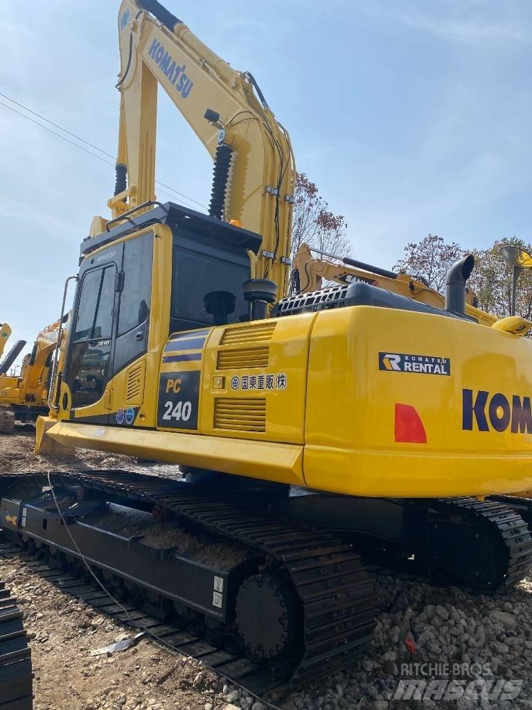 Komatsu 240LC-8 Crawler excavators