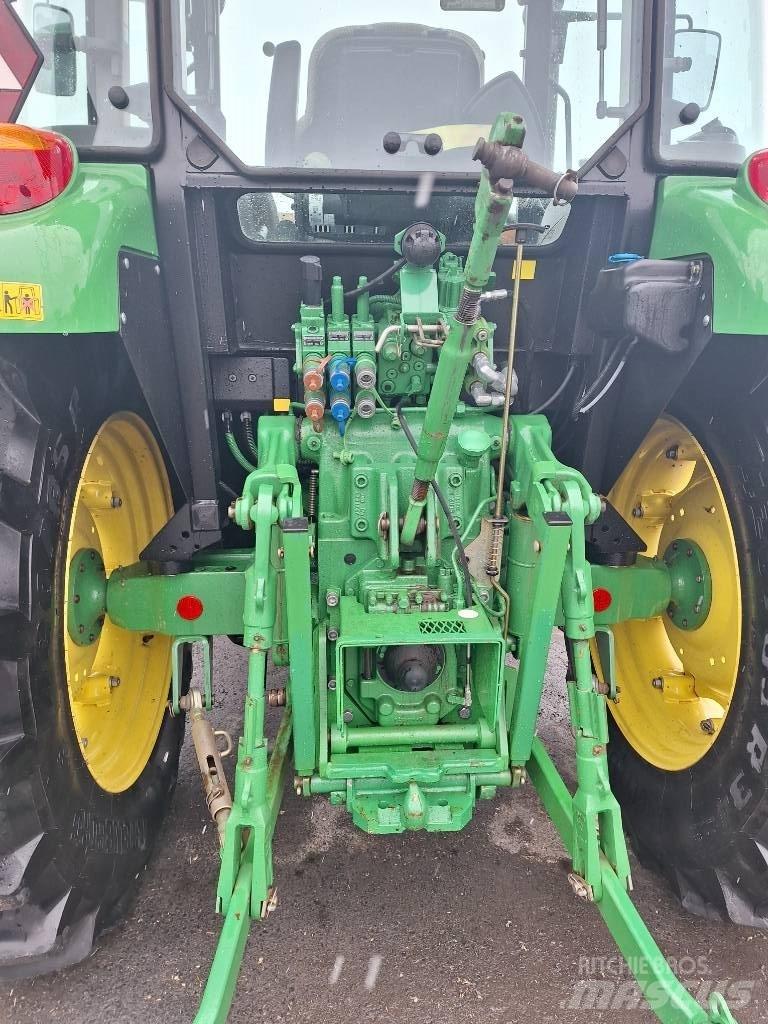 John Deere 5100 R Tractors