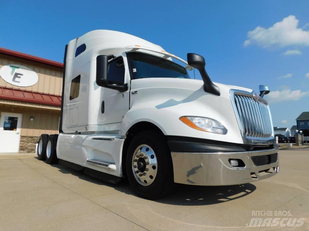 International LT 625 Prime Movers