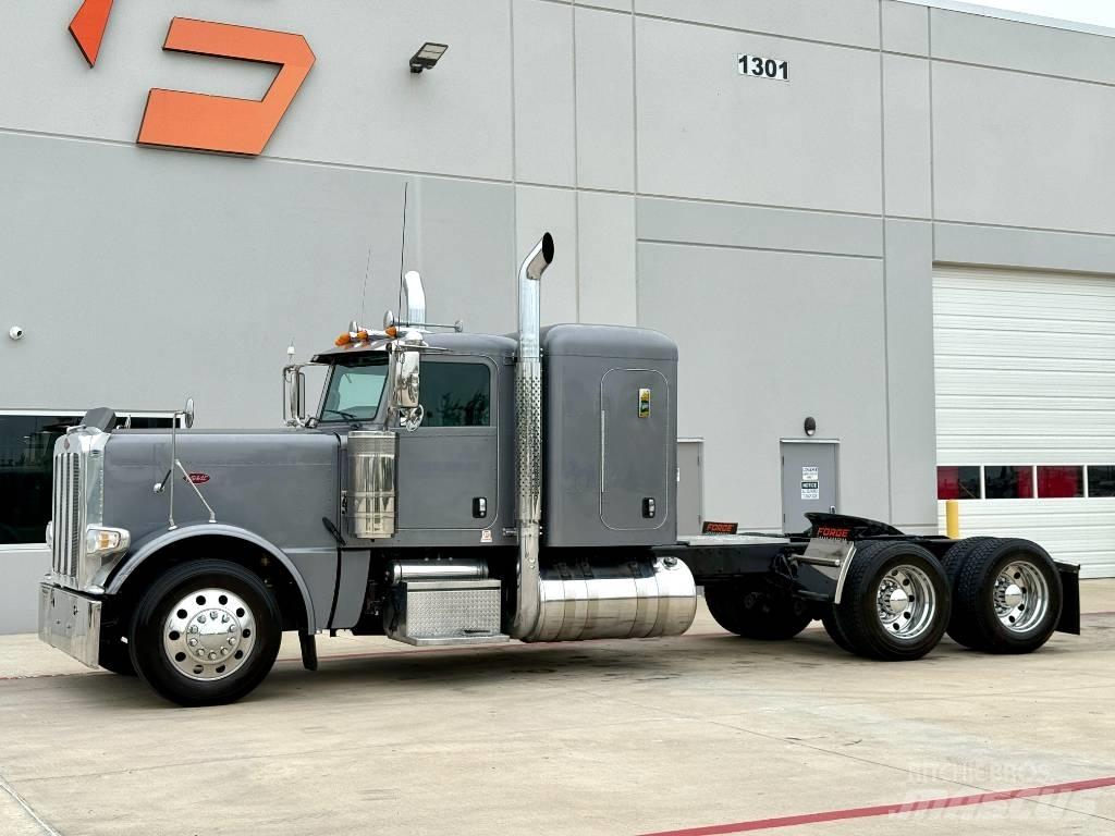 Peterbilt 389 Prime Movers