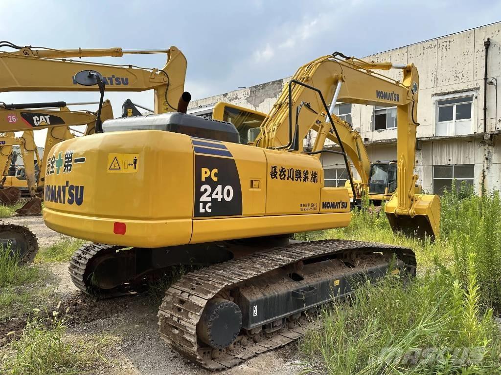 Komatsu PC240-8 Crawler excavators
