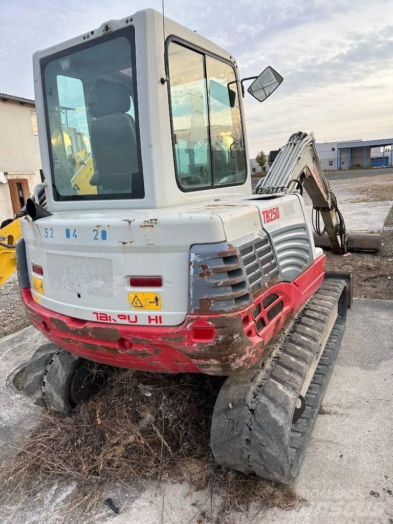 Takeuchi TB250 Mini excavators < 7t (Mini diggers)