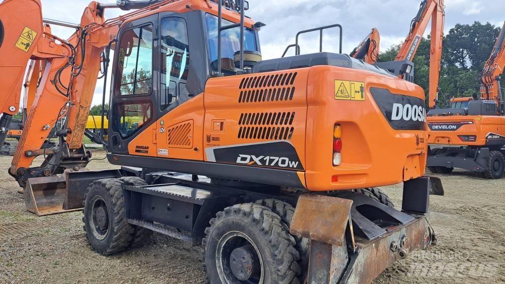 Doosan DX 170 W Wheeled excavators