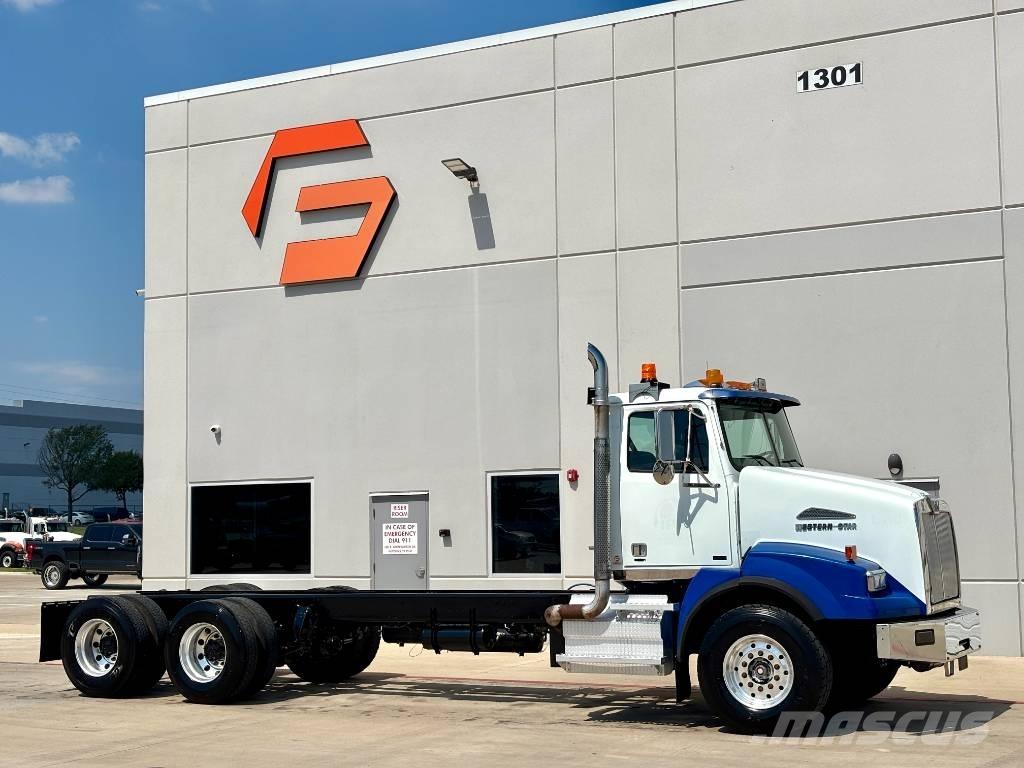 Western Star 4900 Prime Movers