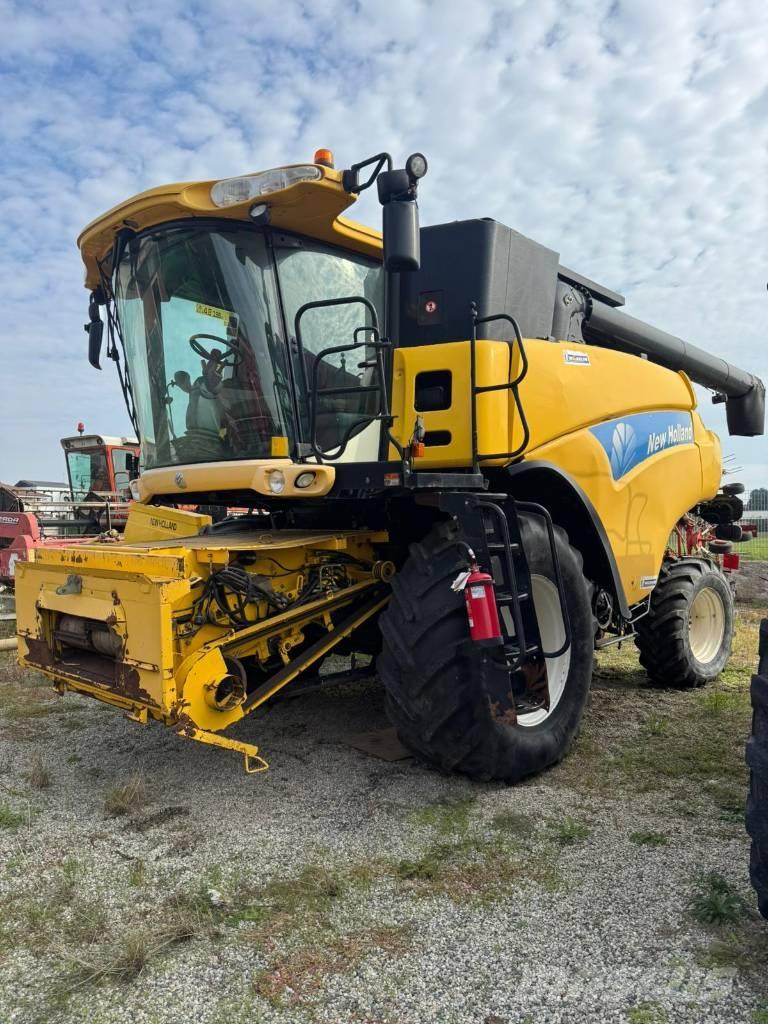 New Holland CR 960 Combine harvesters