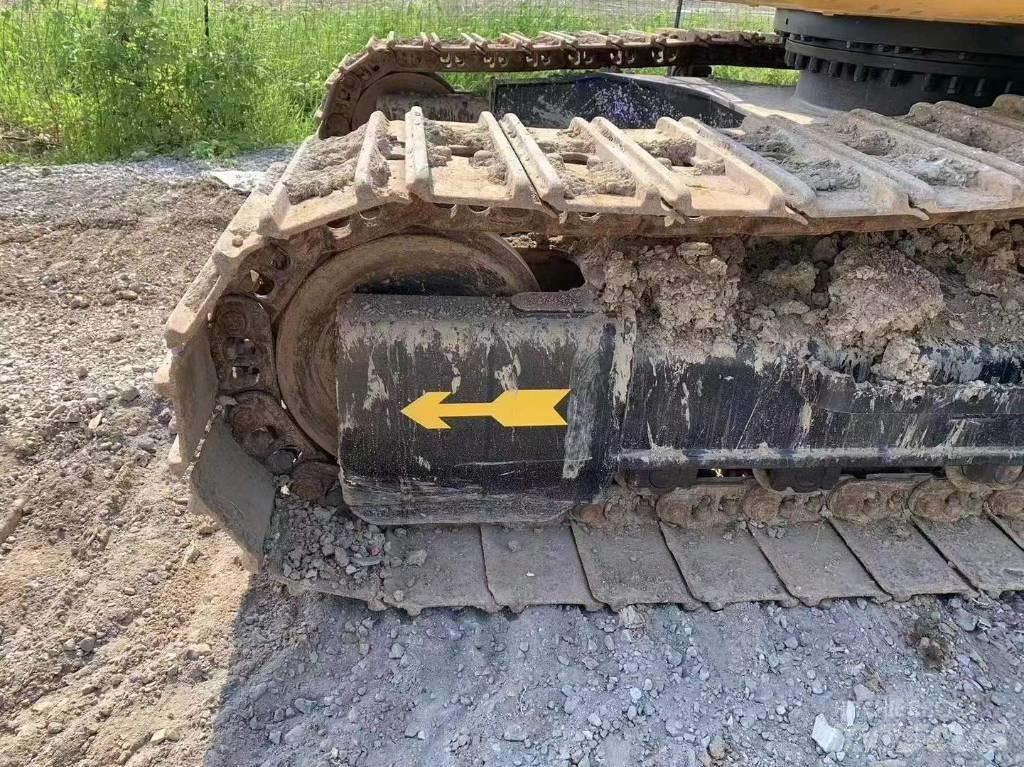 CAT 323 D L Crawler excavators
