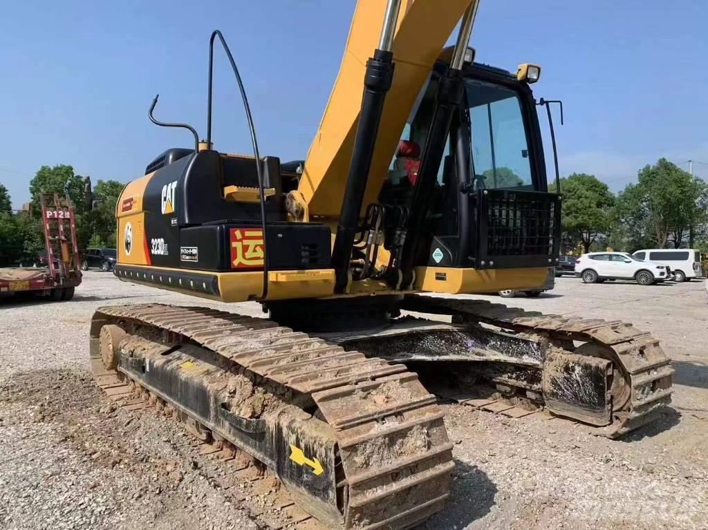 CAT 323 D L Crawler excavators