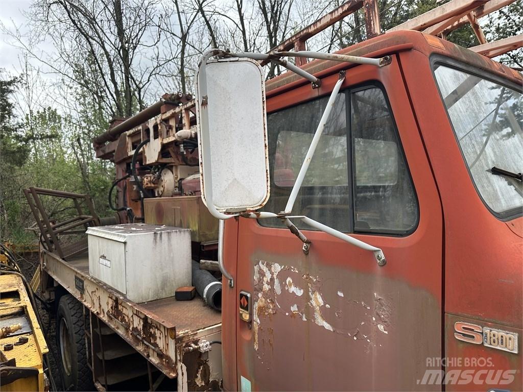 Navistar 1854 Flatbed / Dropside trucks