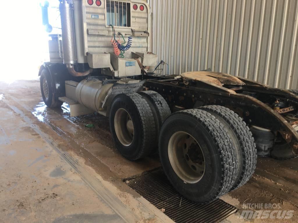 Peterbilt 378 Welding tractors