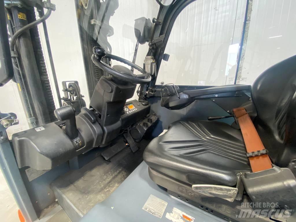 Toyota 8FBMT35 Electric forklift trucks