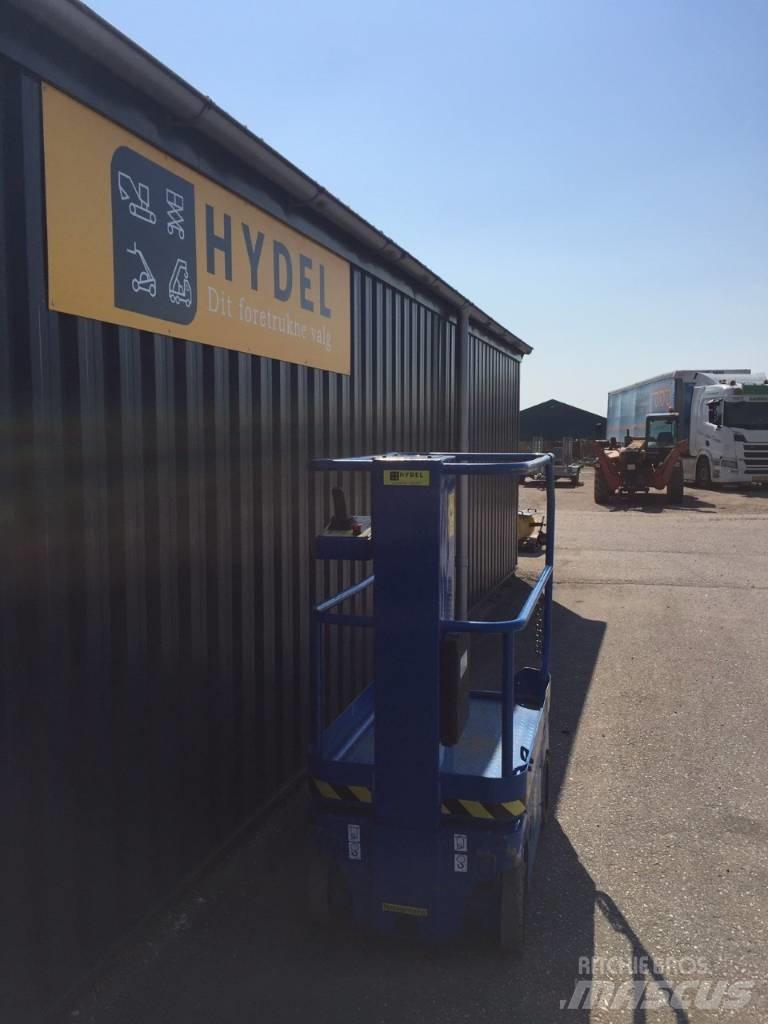 UpRight TM12 Used Personnel lifts and access elevators