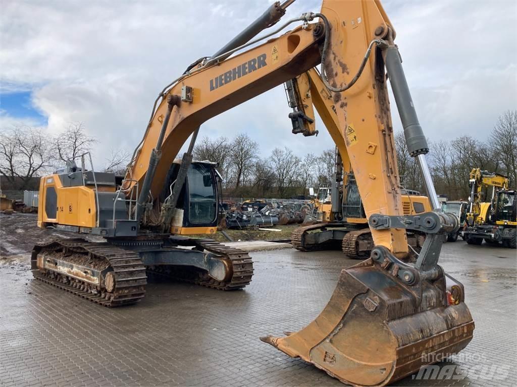 Liebherr R938 Crawler excavators