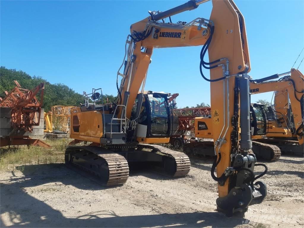 Liebherr R924 Crawler excavators